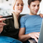 Tarjeta de crédito departamental vs bancaria: cuál conviene según tu forma de comprar
